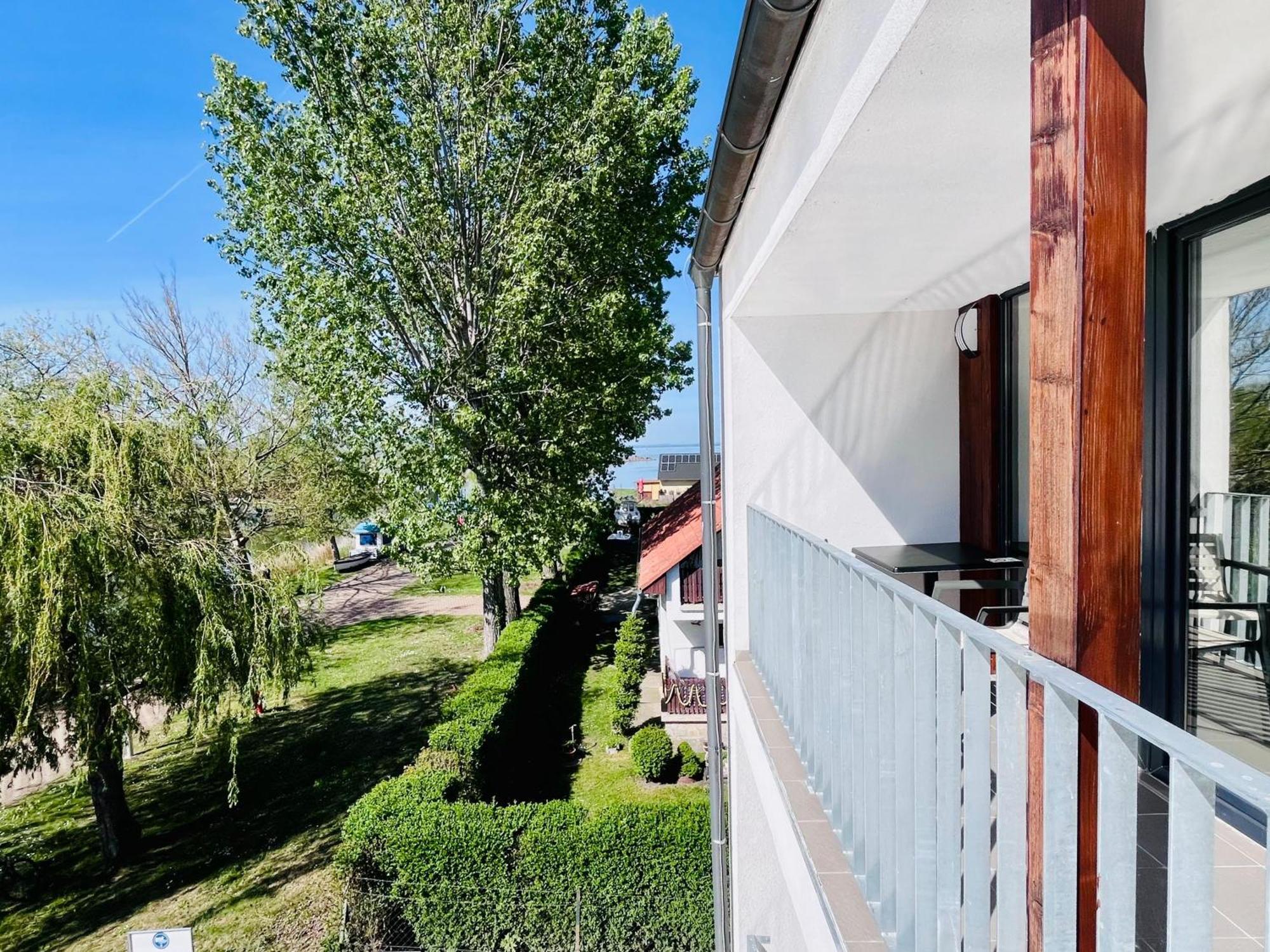 Port Etterem&Panzio Bed & Breakfast Balatonmáriafürdő Екстериор снимка