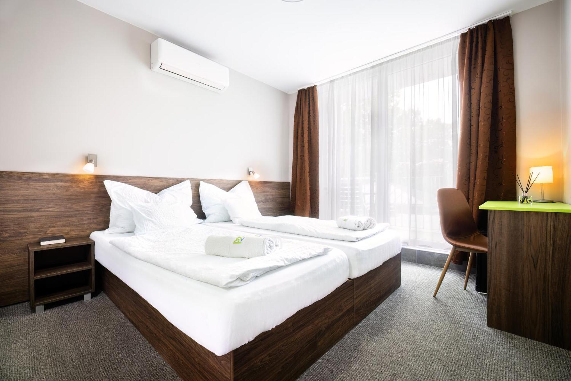 Port Etterem&Panzio Bed & Breakfast Balatonmáriafürdő Екстериор снимка