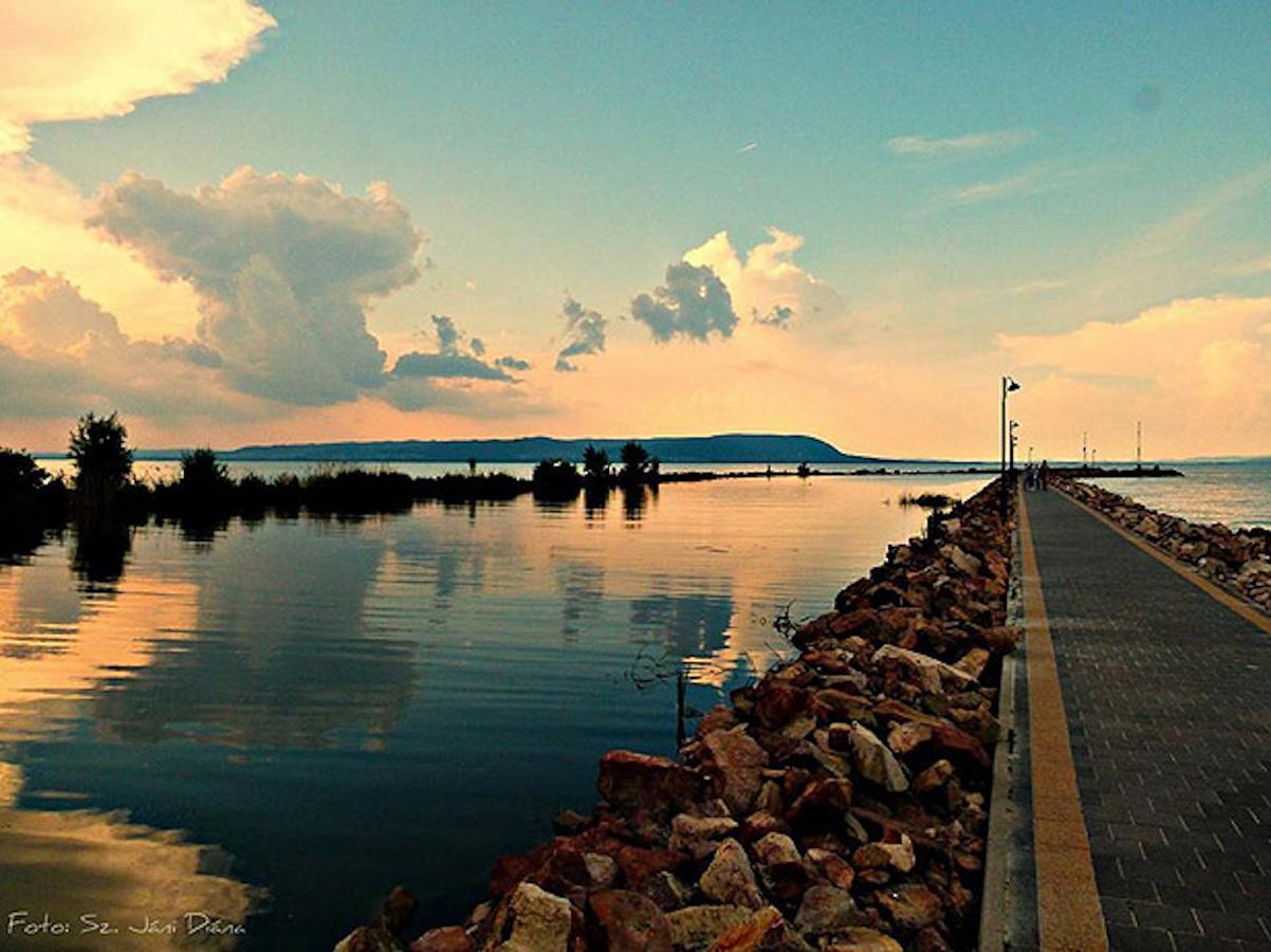 Port Etterem&Panzio Bed & Breakfast Balatonmáriafürdő Екстериор снимка