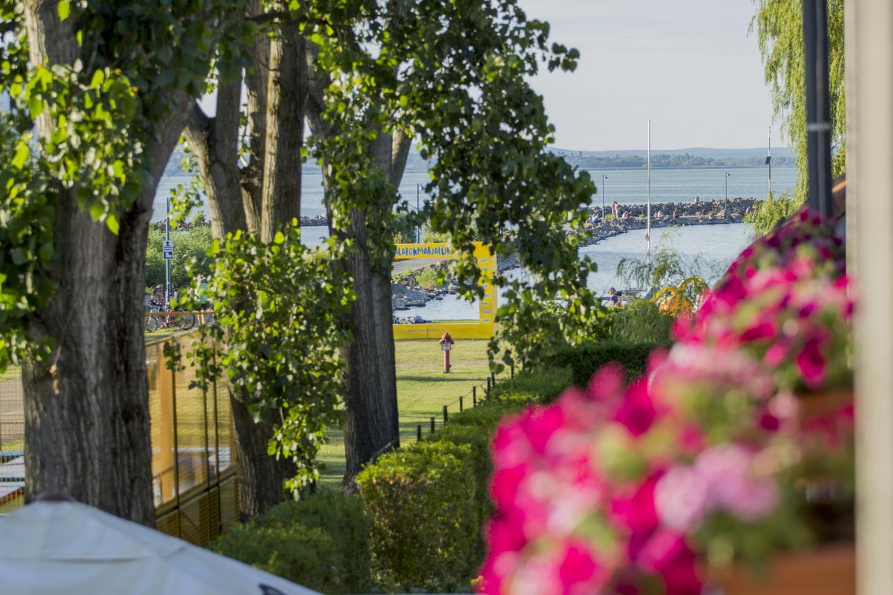 Port Etterem&Panzio Bed & Breakfast Balatonmáriafürdő Екстериор снимка